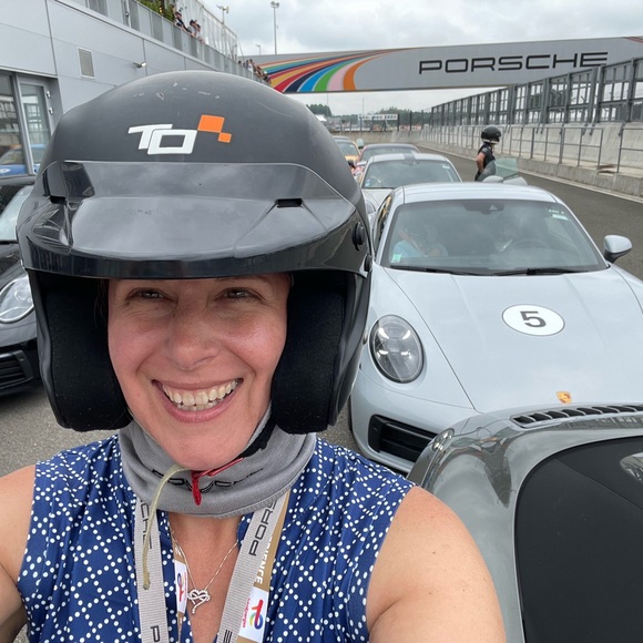 Meet your Posher, Claire - Picture 12 of 16